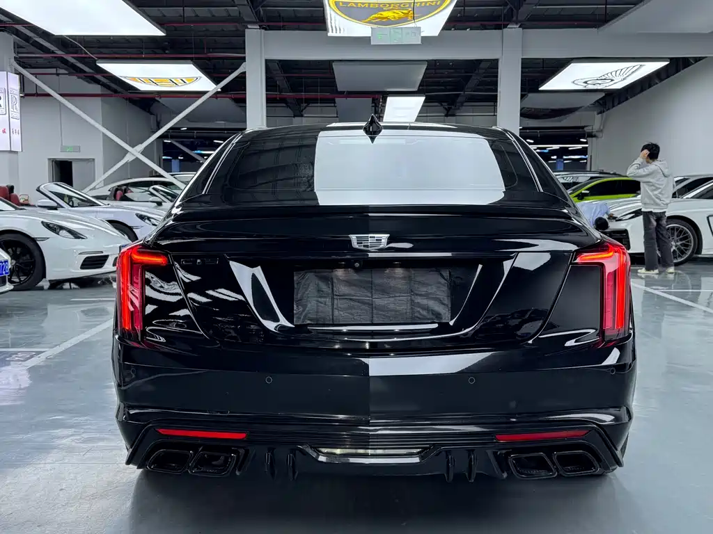 Cadillac CT5 — фото 14