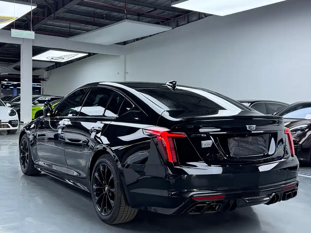 Cadillac CT5 — фото 15