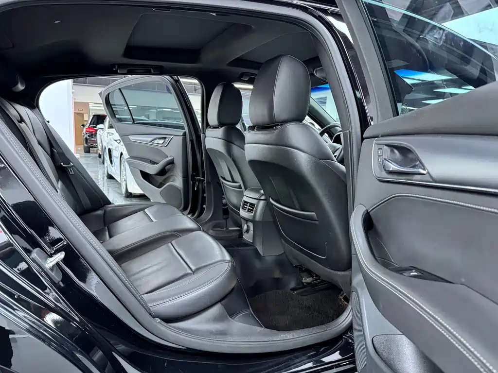 Cadillac CT5 — фото 9