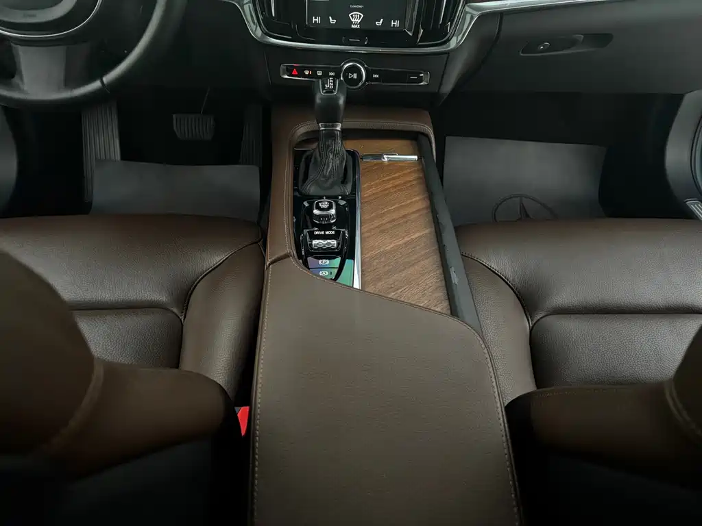 Volvo S90 — фото 11