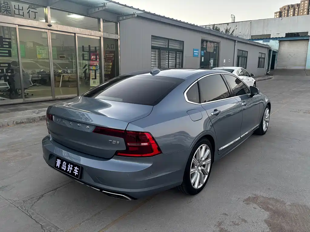 Volvo S90 — фото 14