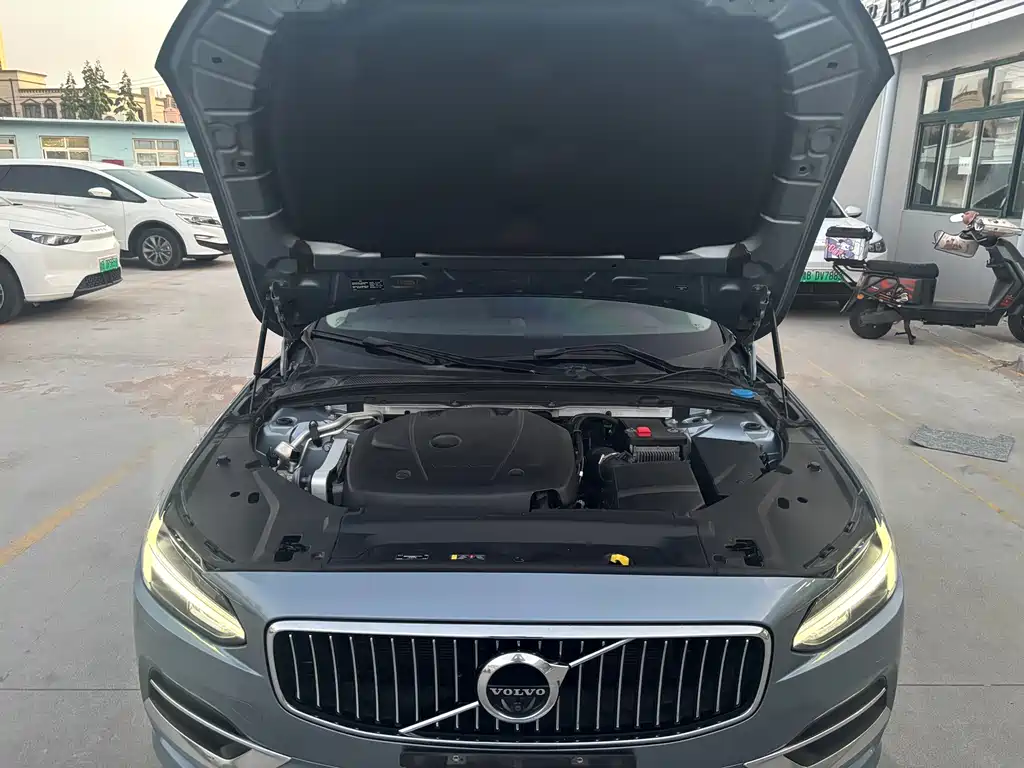 Volvo S90 — фото 17