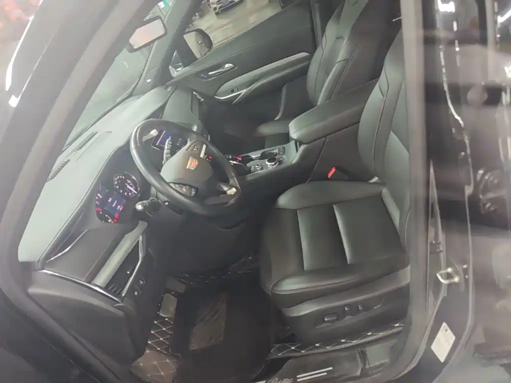 Cadillac XT4 — фото 15