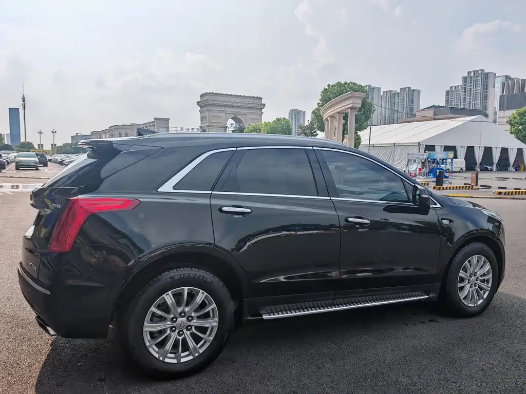 Cadillac XT5 — фото 9