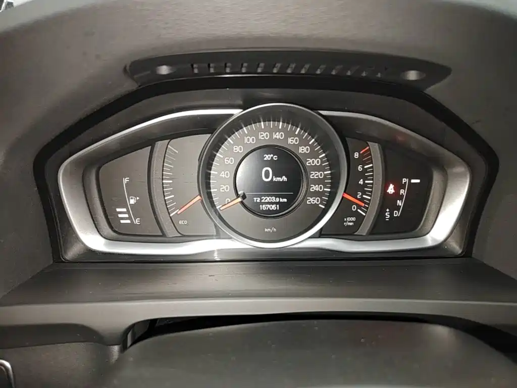 Volvo S60 — фото 11