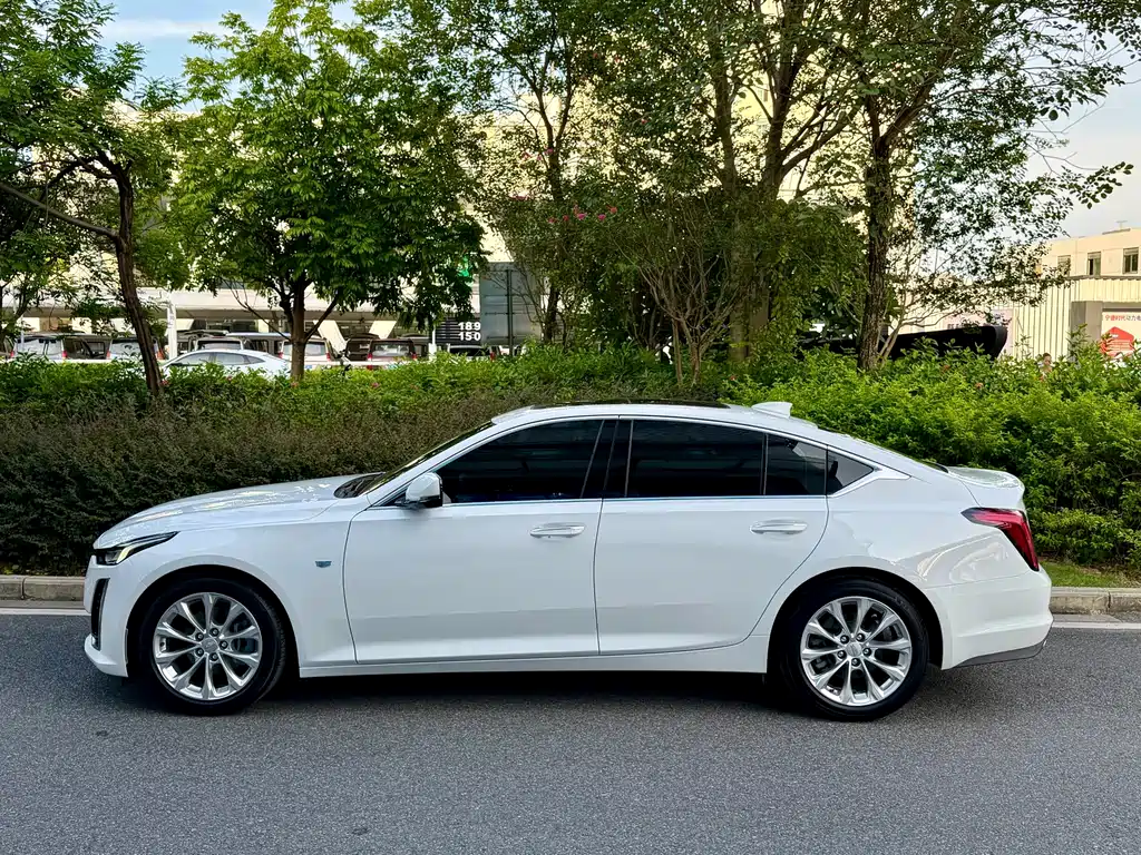 Cadillac CT5 — фото 3