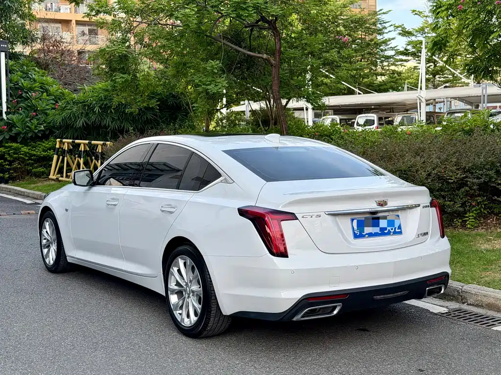 Cadillac CT5 — фото 4