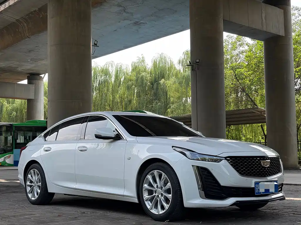 Cadillac CT5 — фото 2