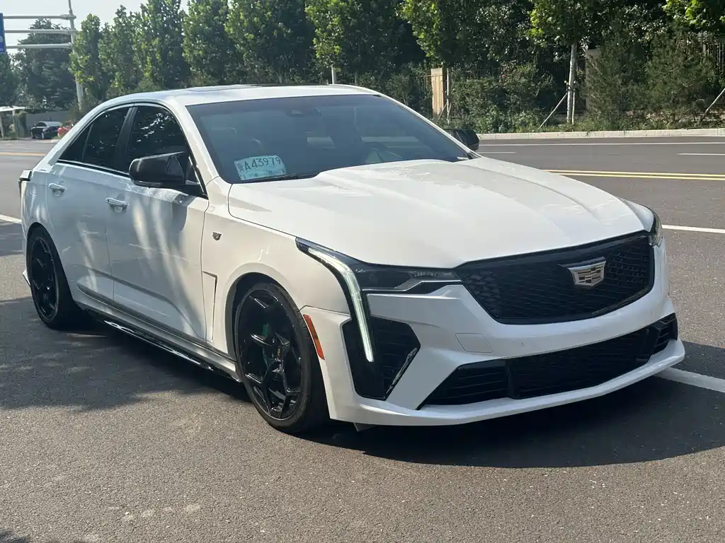 Cadillac CT4 — фото 2