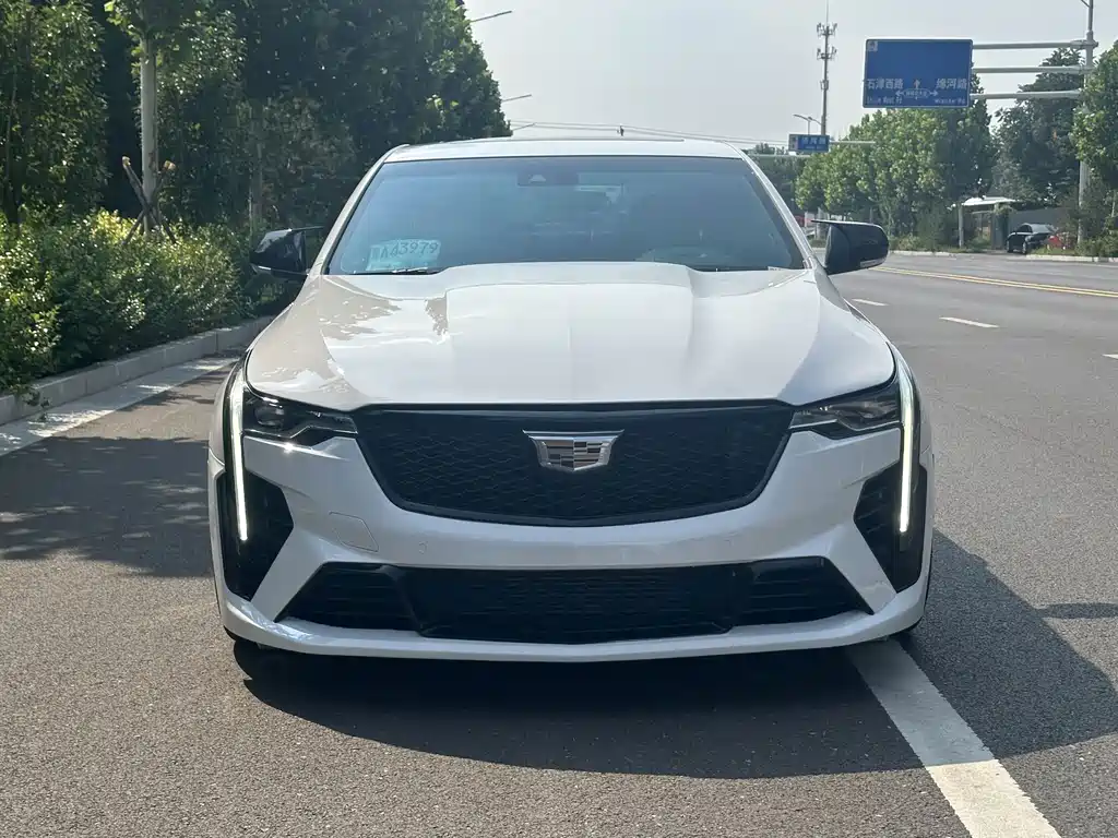 Cadillac CT4 — фото 3