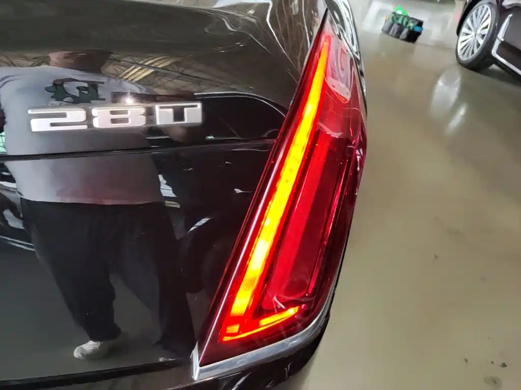 Cadillac CT6 — фото 8