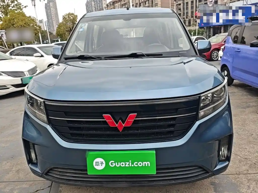 Wuling Hongguang PLUS — фото 2