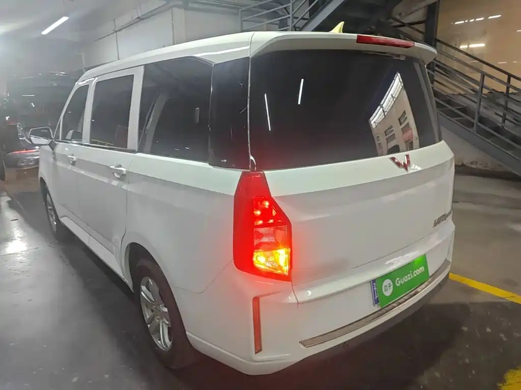 Wuling Hongguang PLUS — фото 4