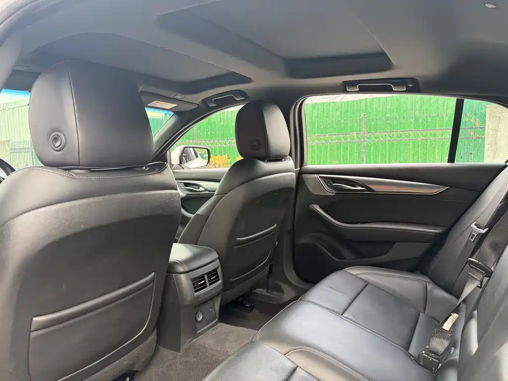 Cadillac CT5 — фото 14