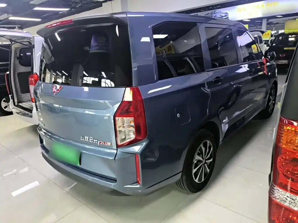 Wuling Hongguang PLUS — фото 6