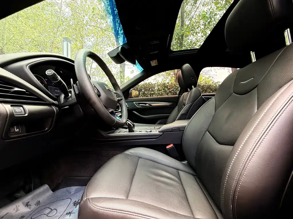 Cadillac CT5 — фото 6