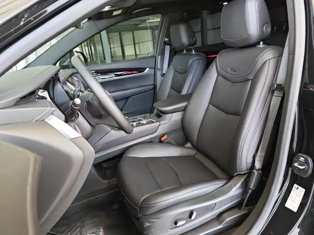 Cadillac XT5 — фото 15