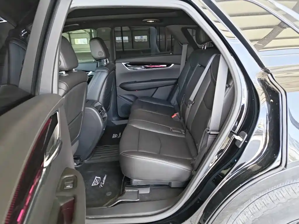 Cadillac XT5 — фото 17