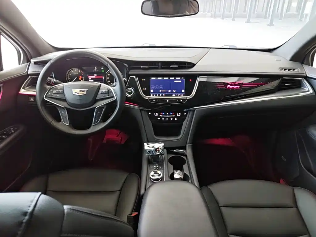 Cadillac XT5 — фото 10