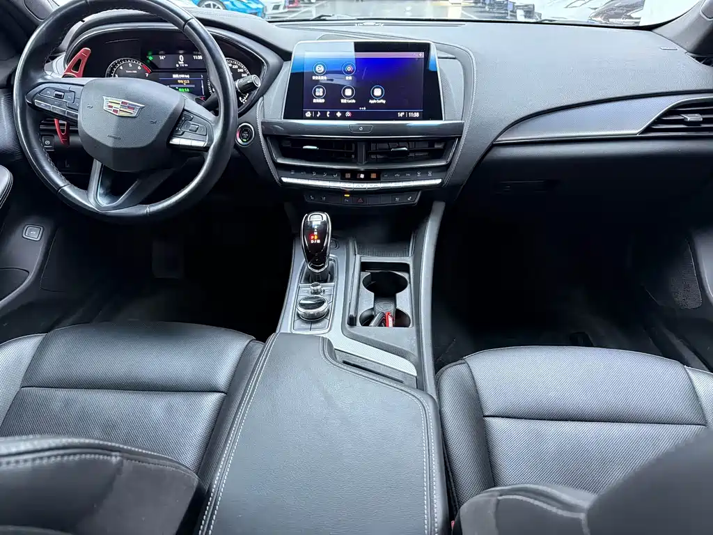 Cadillac CT5 — фото 13
