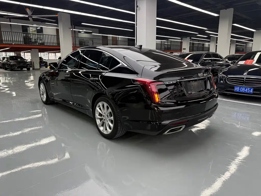Cadillac CT5 — фото 17