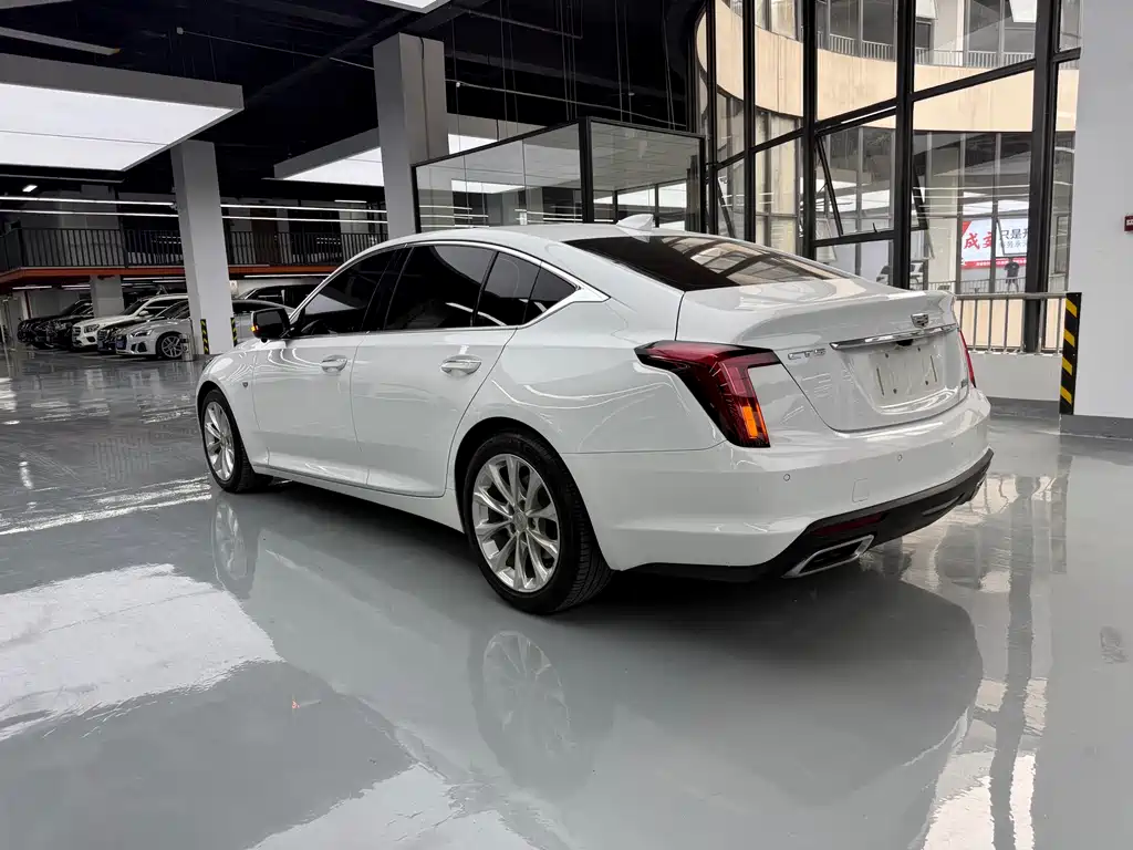 Cadillac CT5 — фото 14