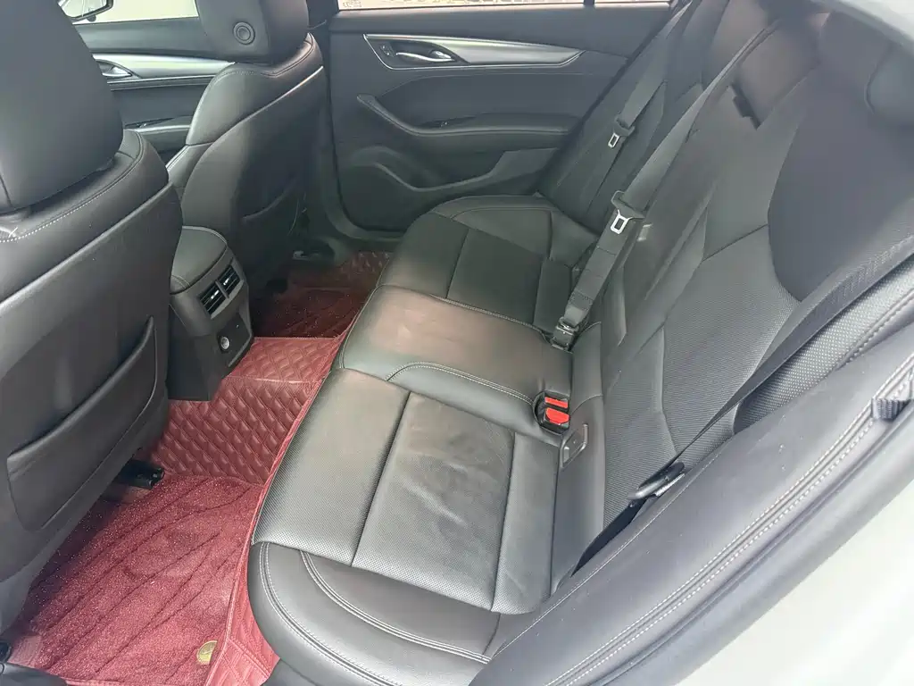 Cadillac CT5 — фото 7