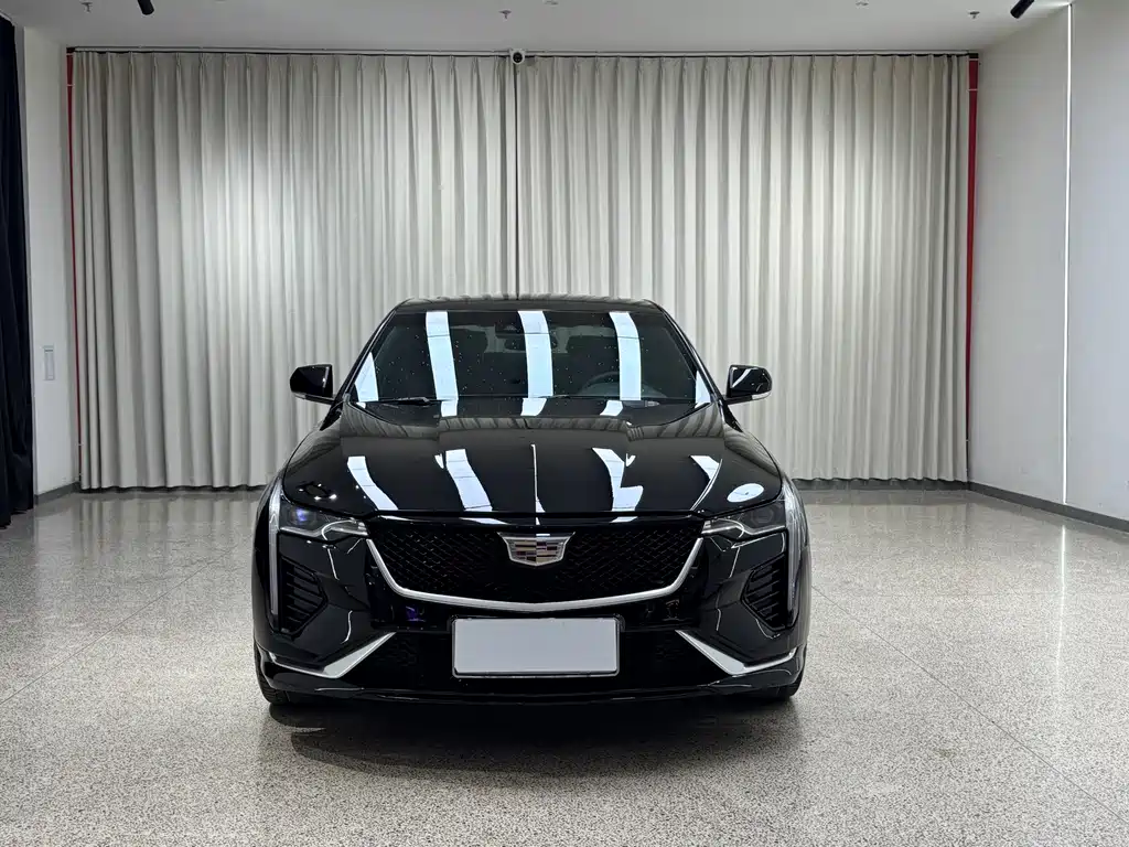 Cadillac CT4 — фото 2