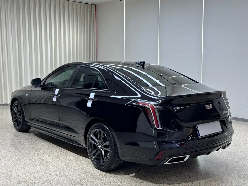 Cadillac CT4 — фото 24