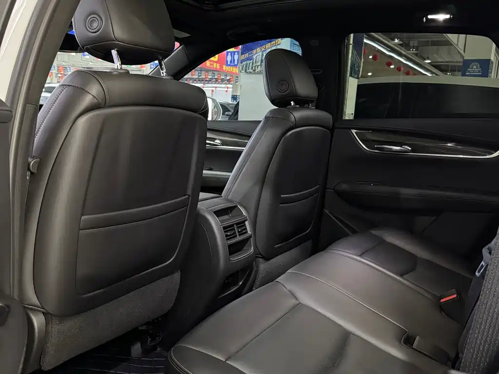 Cadillac XT5 — фото 6