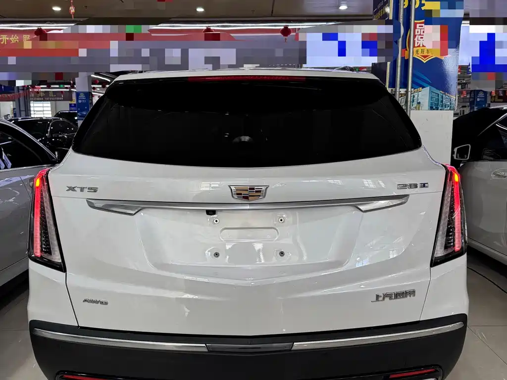 Cadillac XT5 — фото 8