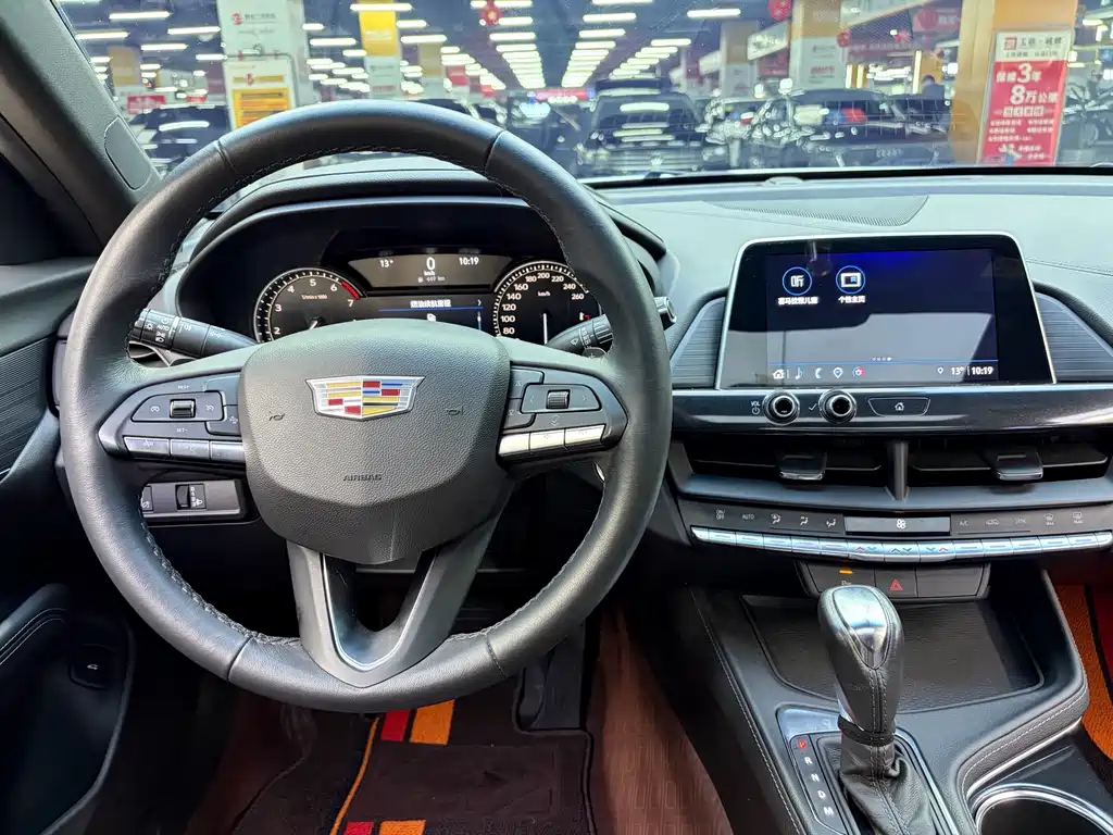 Cadillac CT4 — фото 6