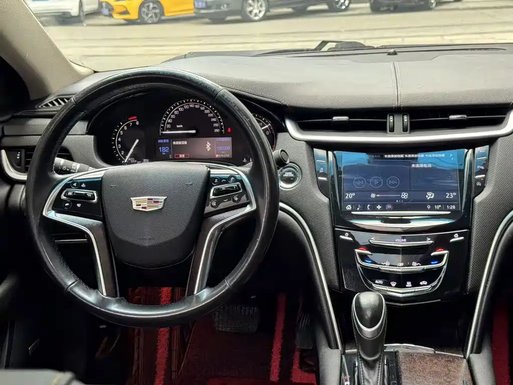 Cadillac XTS — фото 18