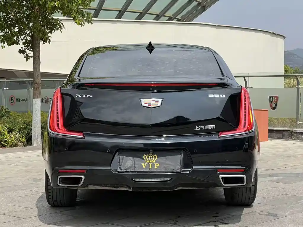 Cadillac XTS — фото 5