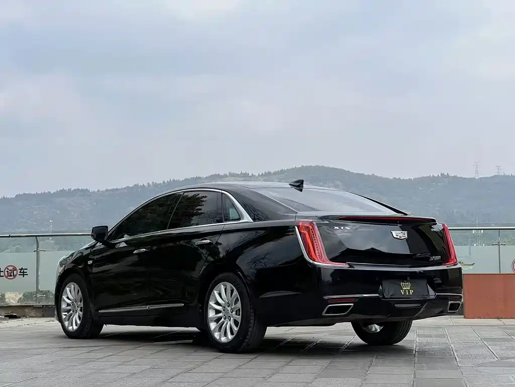 Cadillac XTS — фото 6