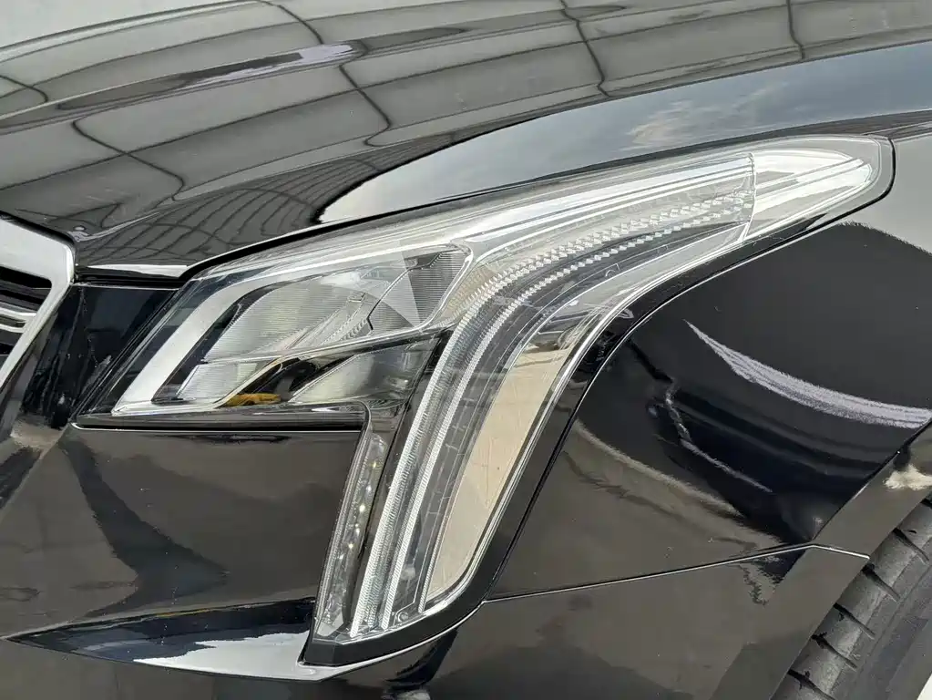 Cadillac XTS — фото 10