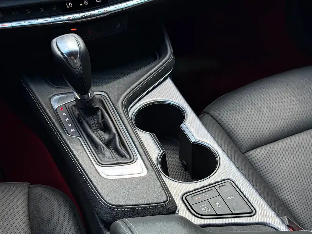 Cadillac CT4 — фото 17