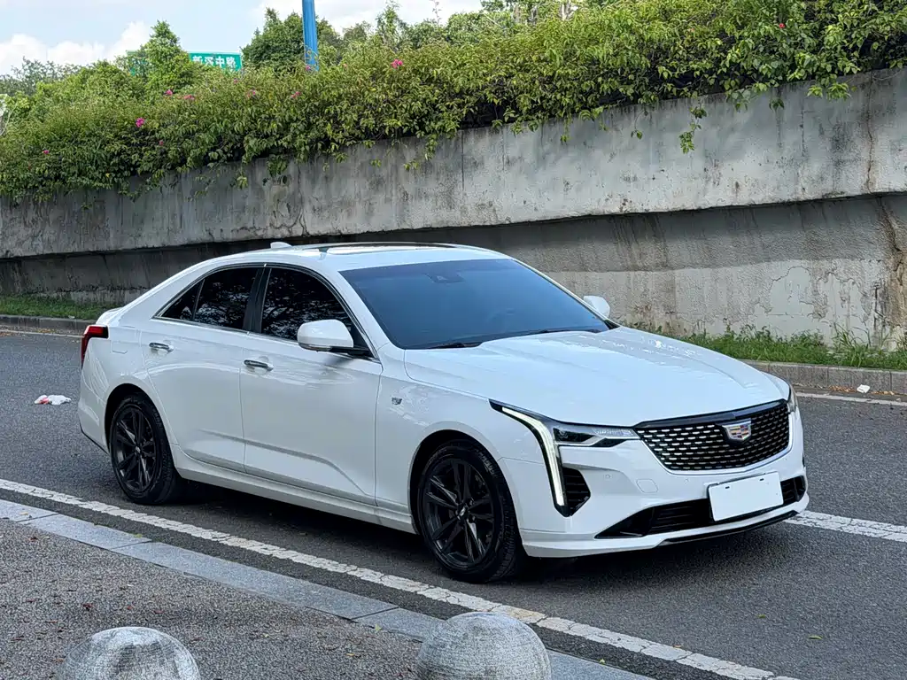Cadillac CT4 — фото 3