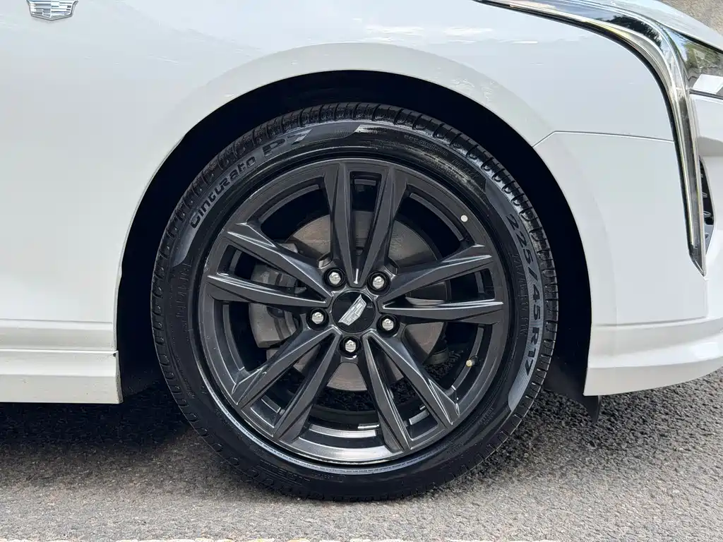 Cadillac CT4 — фото 4