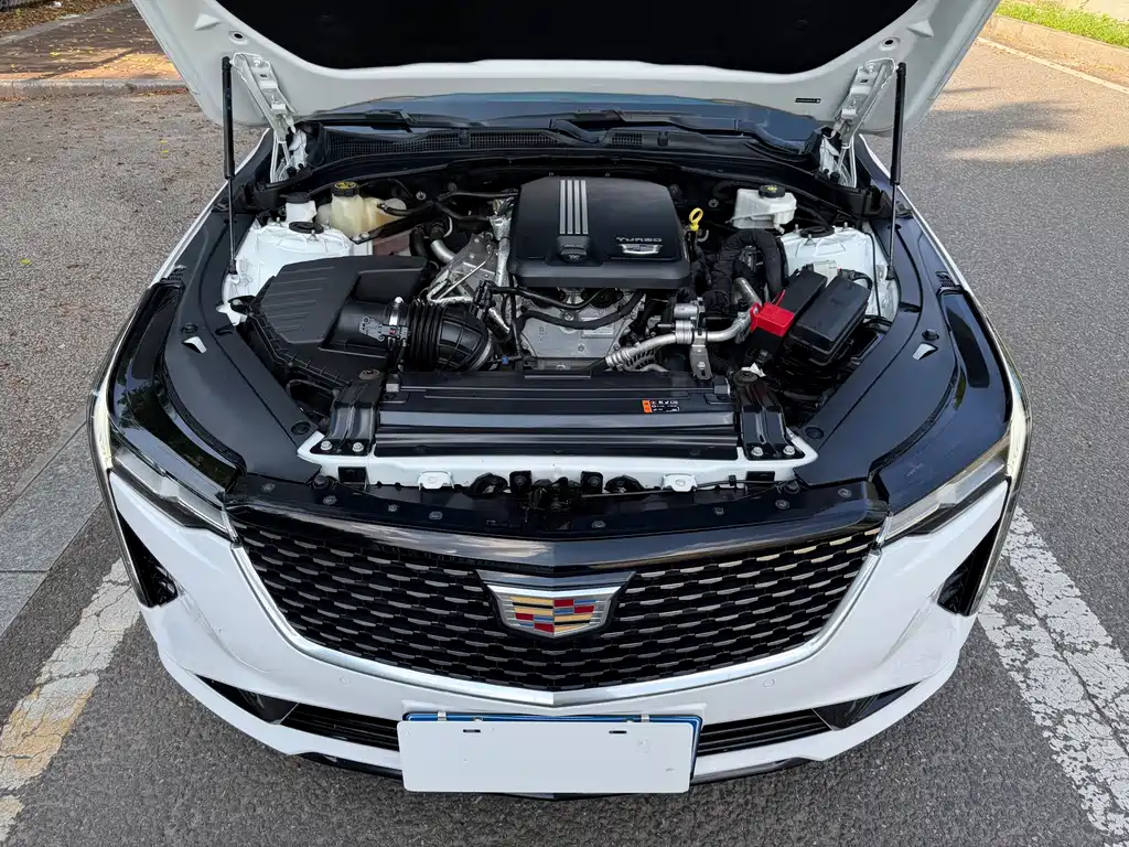 Cadillac CT4 — фото 5