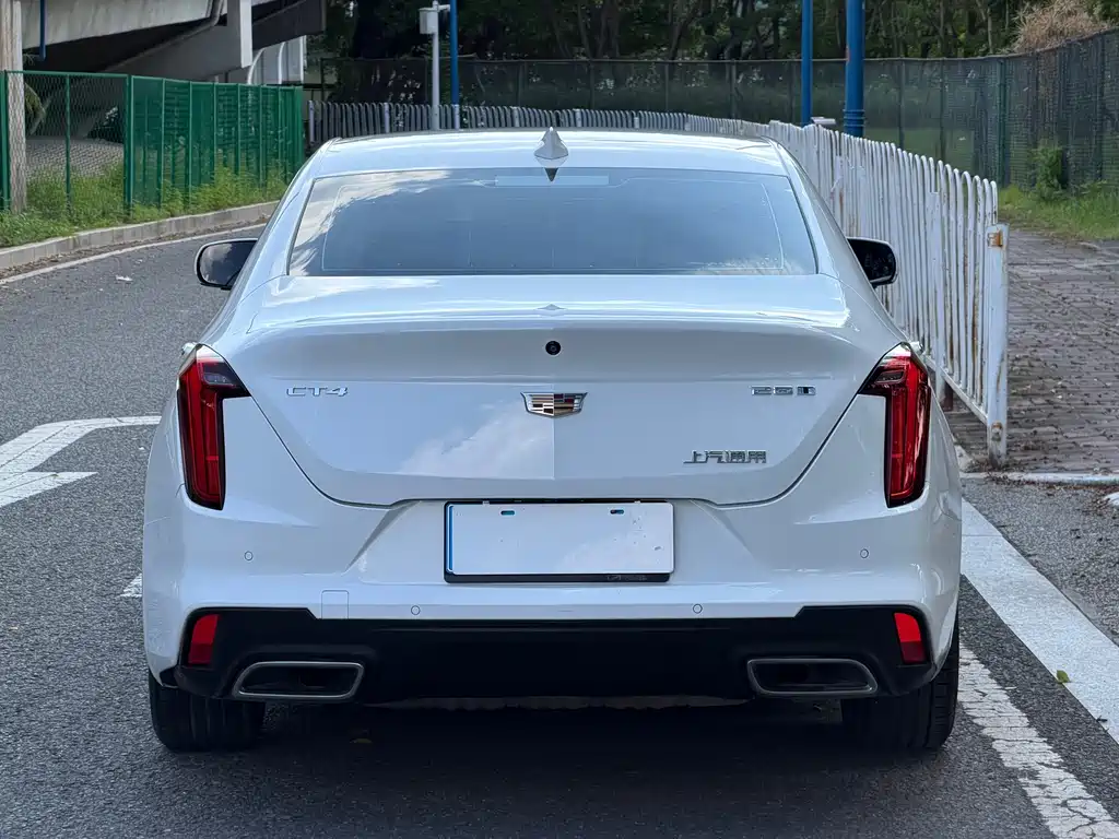 Cadillac CT4 — фото 7