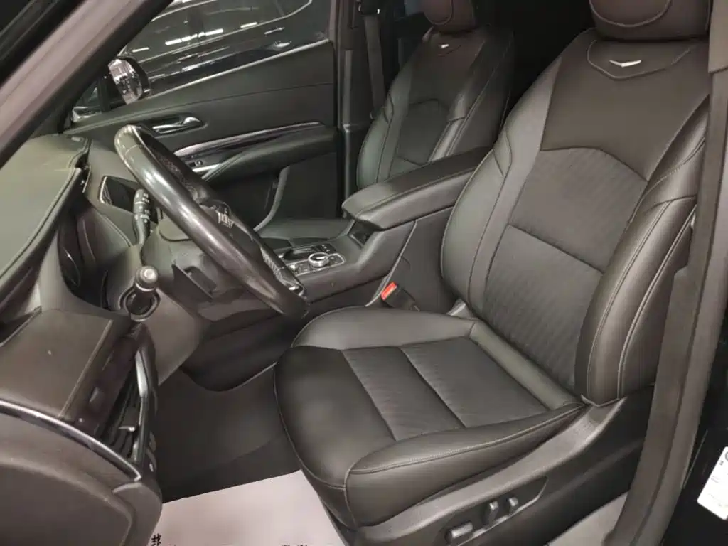 Cadillac XT4 — фото 15