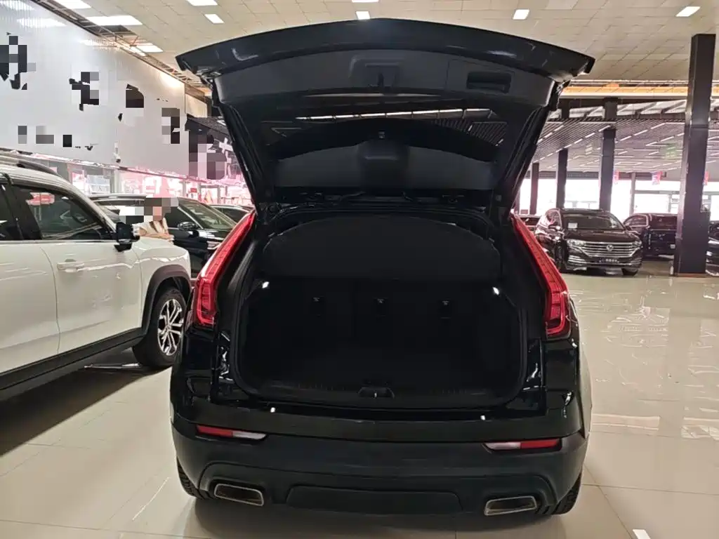 Cadillac XT4 — фото 19