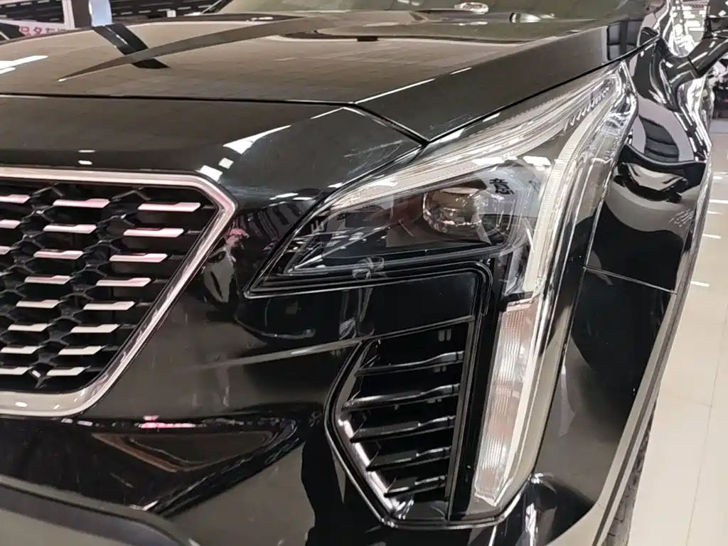 Cadillac XT4 — фото 24