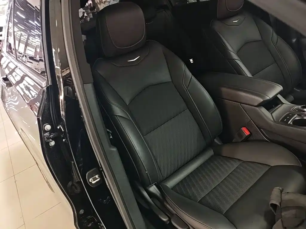 Cadillac XT4 — фото 25