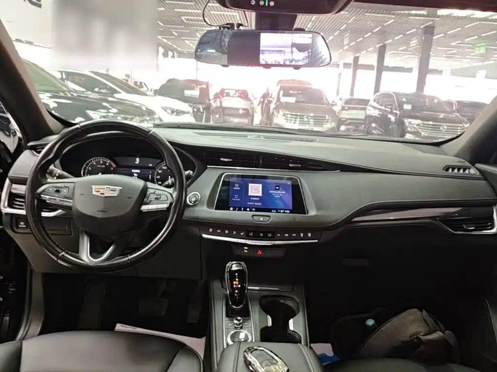 Cadillac XT4 — фото 10
