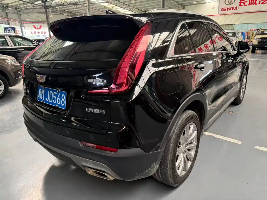Cadillac XT4 — фото 13
