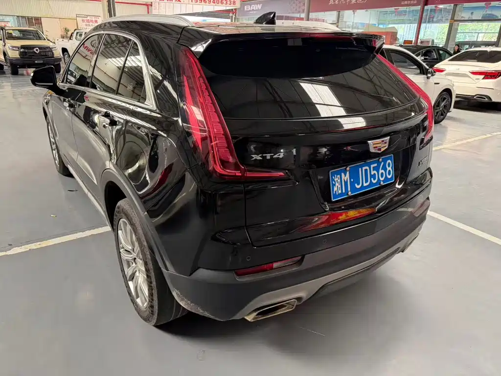 Cadillac XT4 — фото 15