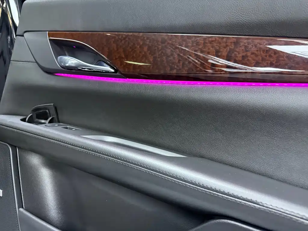 Cadillac CT6 — фото 14