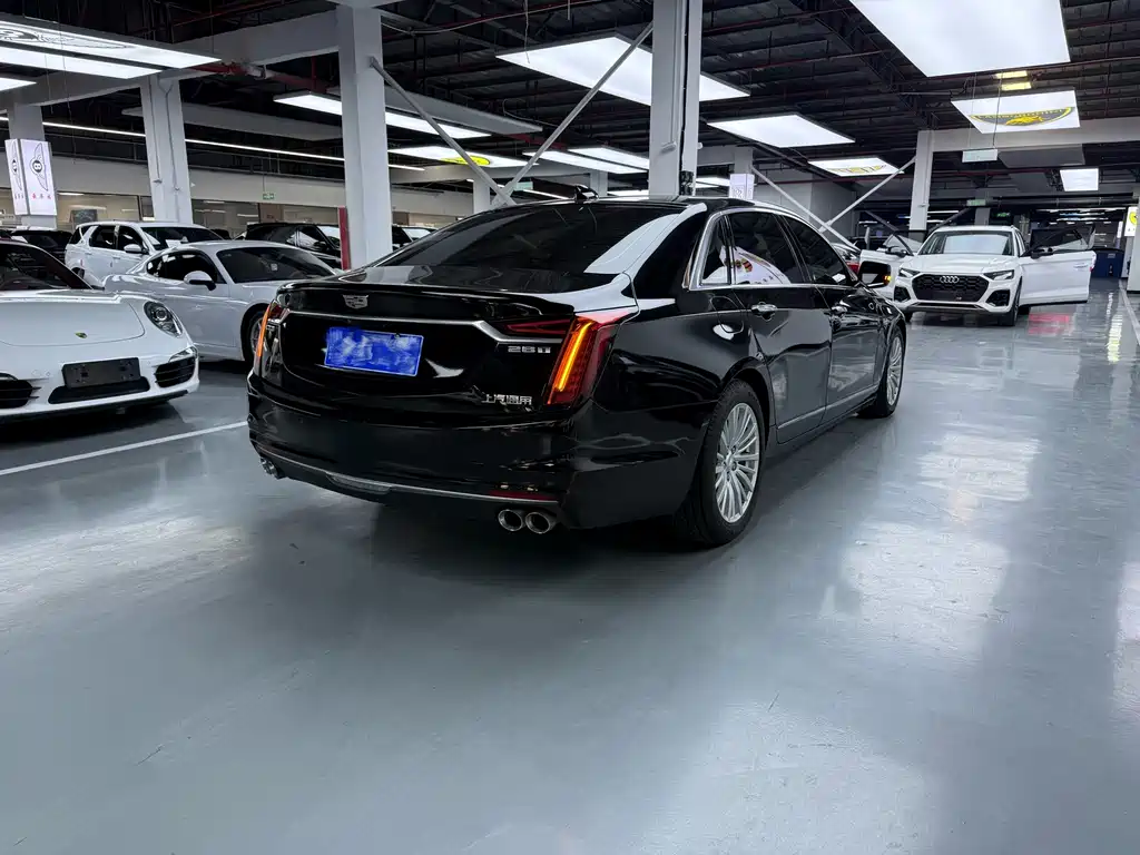 Cadillac CT6 — фото 16
